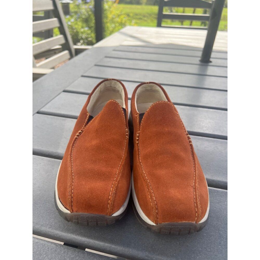 L.L Bean Women Slip-On Suede Walking Shoes Size 7.5M